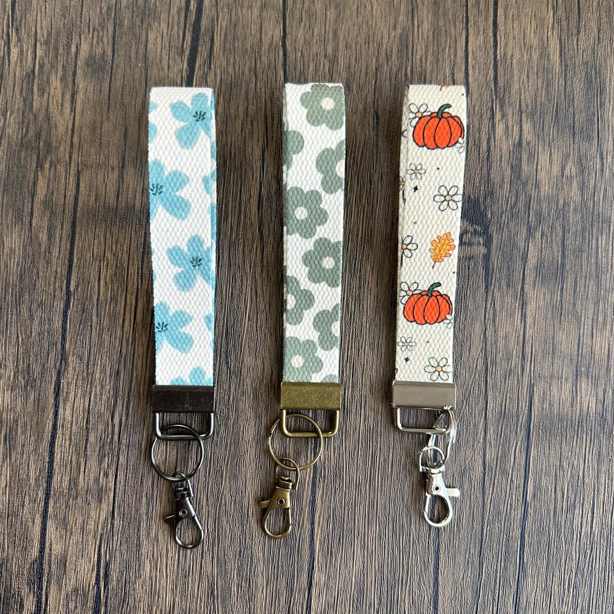 Floral Wristlet Keychain Lanyard, Cute Car Key Fob, Boho Key Holder